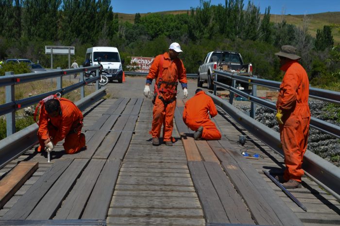Reparación del Puente sobre el Río Malleo