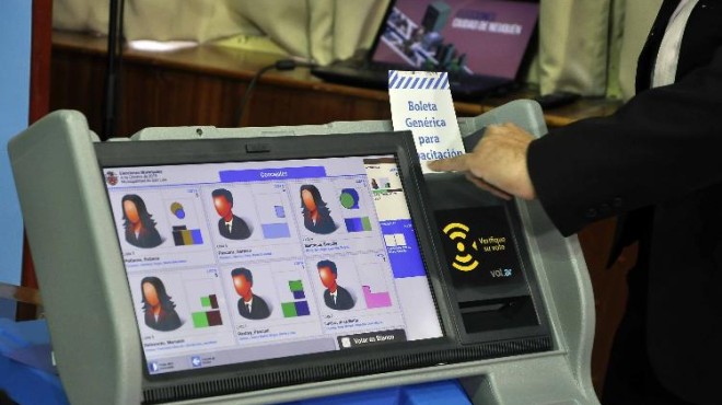 Llegaron a Neuquén las primeras máquinas que se utilizarán para las elecciones del 10 de marzo
