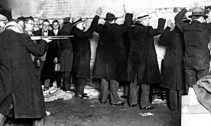 Sospechas sobre Al Capone y un ataque sangriento con el sello de la mafia: cómo fue la Masacre de San Valentín