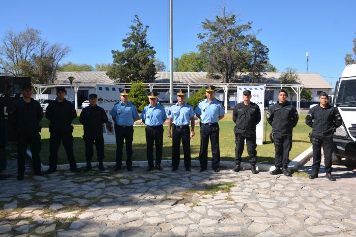 Dos Unidades Especiales de la Policía del Neuquén, cuentan con nuevos móviles