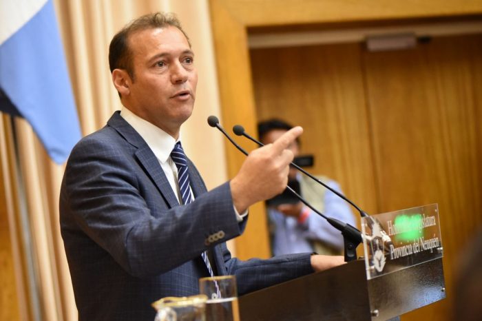 El Gobernador Omar Gutiérrez presentó siete proyectos de ley en su informe a la Cámara 