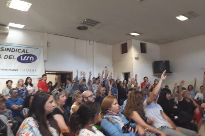 Judiciales de la provincia del Neuquén en asamblea, acordaron aumento salarial