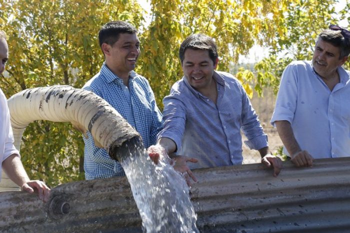 Autoridades provinciales recorrieron una obra de riego en Centenario