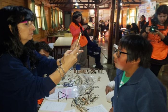 Fundación Oftalmologica Zaldivar y el Hospital de Junín de Los Andes en Escuelas Rurales