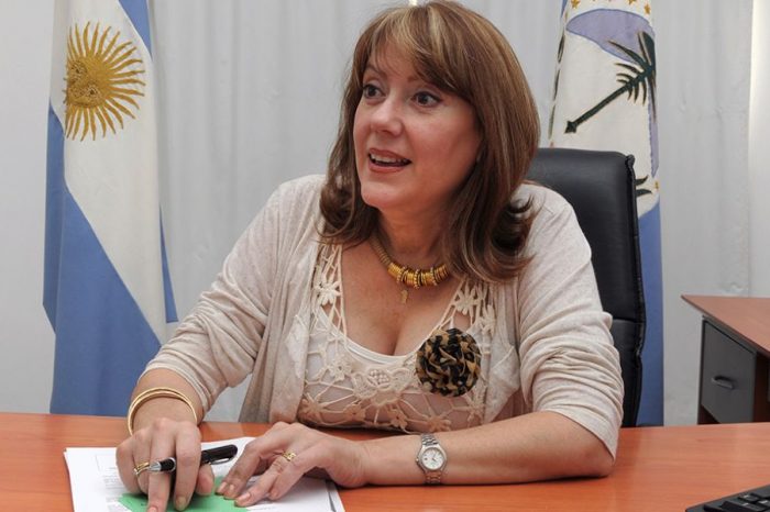 Migrantes continúan sus trámites para radicarse