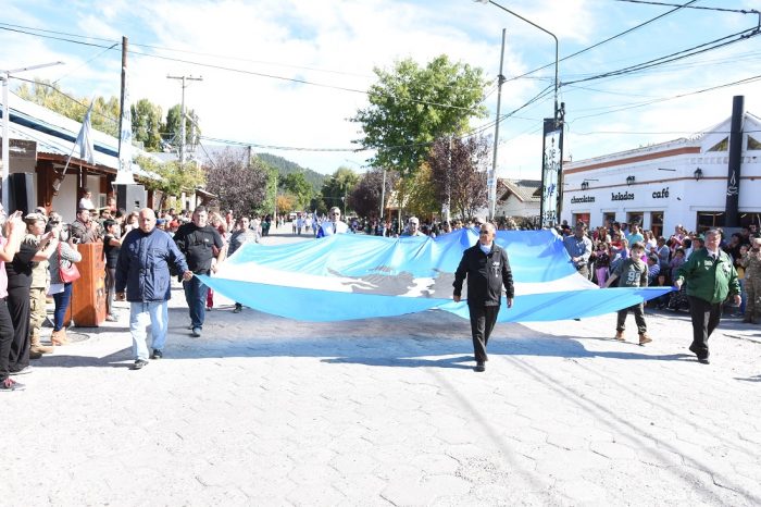 Se realizó Vigilia, el Acto y Desfile en memoria de los Veteranos y caídos en Malvinas.