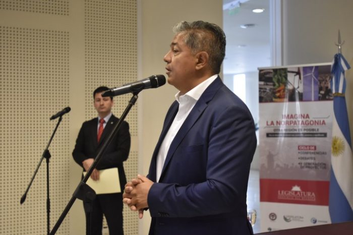 Figueroa: participó de la Apertura del Ciclo de Conferencias "Imagina la Norpatagonia: otra Región es posible"