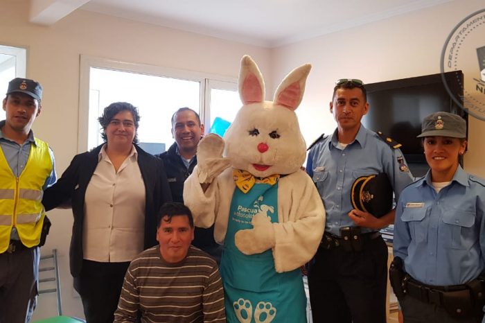 Personal Policial de la Comisaría N°43, elaboraron y entregaron huevos de Pascuas