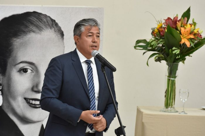 Rolando Figueora: "El gobierno nacional impulsa una vergonzosa resignación de soberanía monetaria"