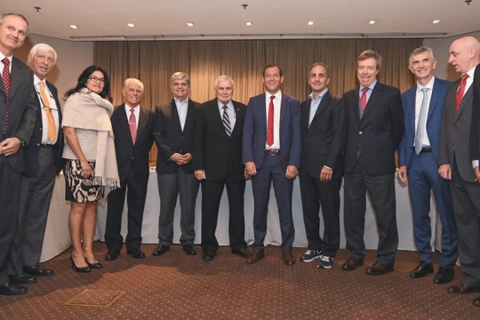 Gutiérrez disertó hoy en el Club del Petróleo de Buenos Aires