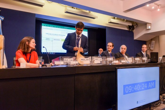 13 empresas ofertaron casi USD 1.000 millones para explorar el mar argentino en busca de petróleo y gas
