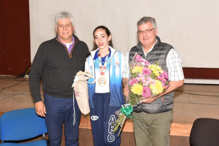 Autoridades Municipales recibieron a la Campeona de Patín Artístico Rocio Castelli