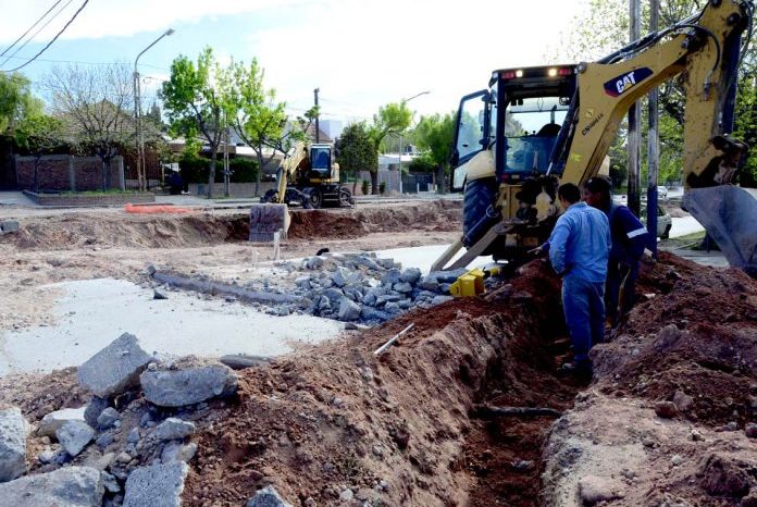Obras del Metrobus provocan daños en redes de agua y cloacas