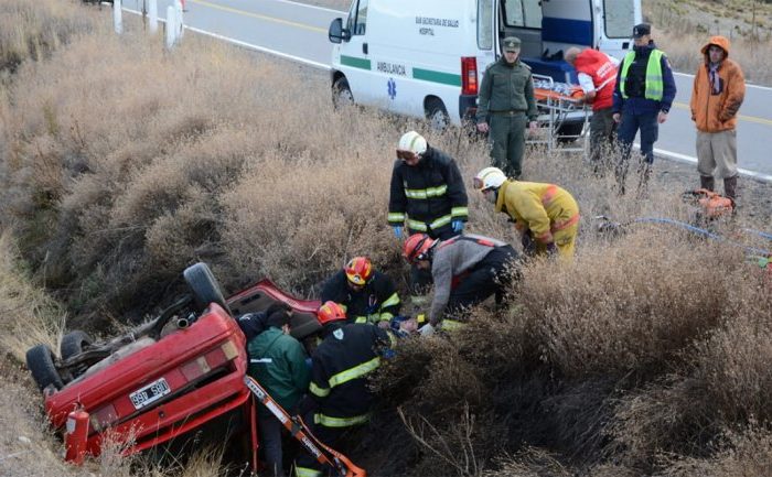 Espectacular vuelco en Junín de los Andes: el conductor estaba borracho