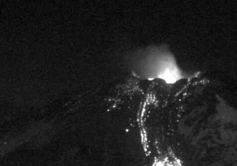 Nevados de Chillán, continúan las emanaciones de lava y gases