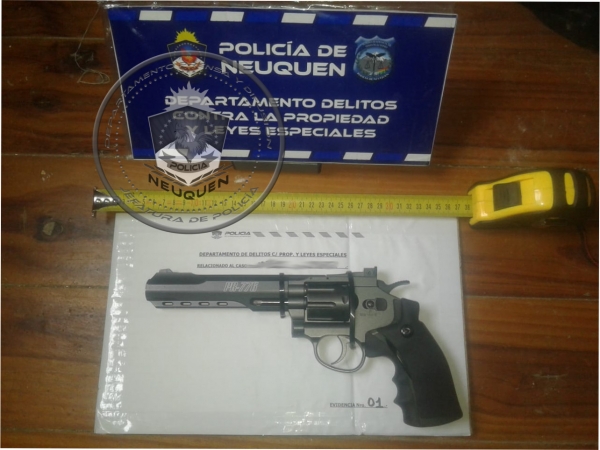 Tras varios allanamientos se logra secuestrar armas, municiones y estupefacientes