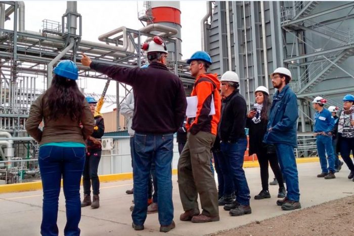 Estudiantes se forman para el mantenimiento de plantas de generación eléctrica