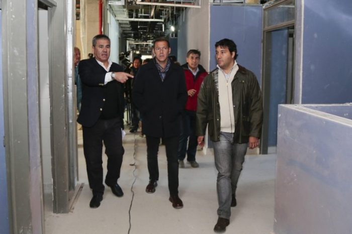 El gobernador recorrió obras en Zapala