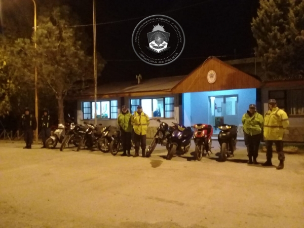 Policía del Neuquén realizó, intensos operativos de control vehicular e identificación de personas en Zapala