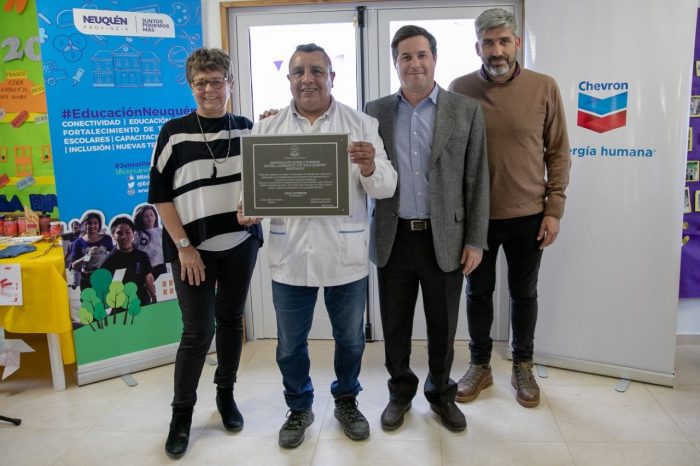 Inauguraron el comedor y la cocina de la la Escuela Albergue N°173 de Huantraico, financiada por Chevrón
