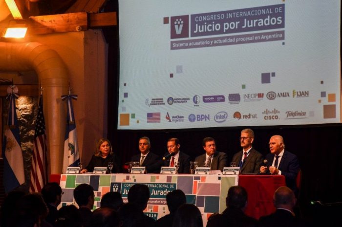 Debaten sobre Juicio por Jurados en Villa La Angostura