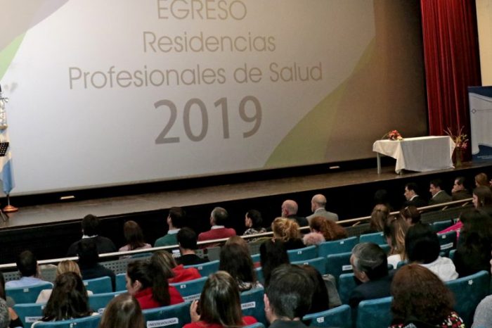 El gobernador presidió el egreso de 48 residentes médicos