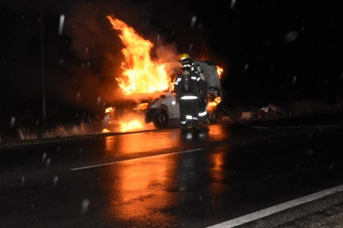 Incendio de un utilitario, las pérdidas fueron totales