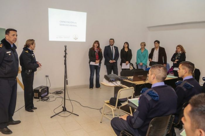 Agentes de la Policía provincial se capacitan sobre derecho animal