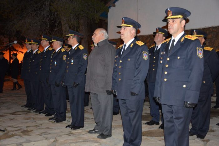 Acto por el día de la Bandera en la Plaza de Armas de la Jefatura de la Policía del Neuquén