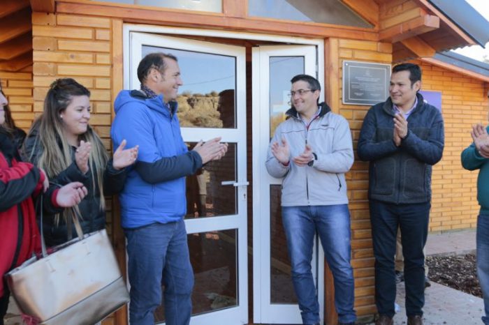 Gutiérrez inauguró y recorrió obras en Villa del Puente Picún Leufú