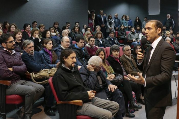 Gutiérrez asistió al homenaje a la profesora Cora Bernardi