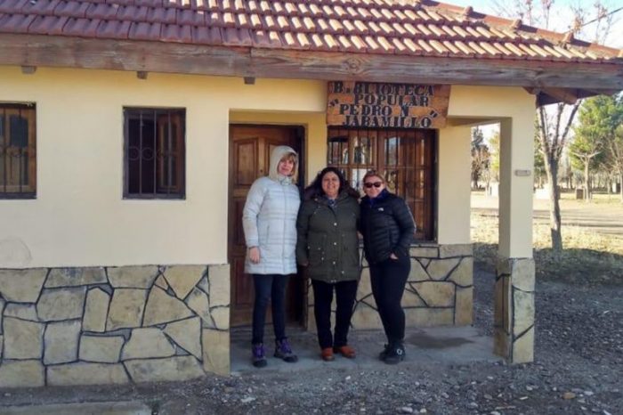 Funcionarias provinciales visitaron la biblioteca popular de Paso Aguerre