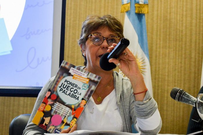 Presentan cuadernillo para el abordaje de consumos problemáticos y adicciones en el ámbito educativo