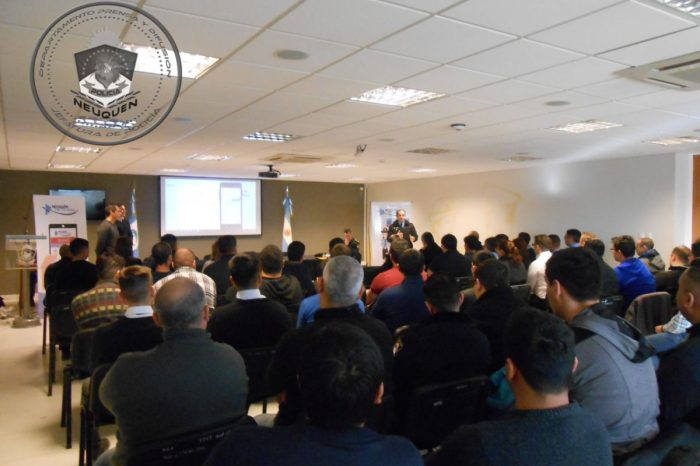 Presentación de la APP "Neuquén te Cuida" a Personal Policial del Interior