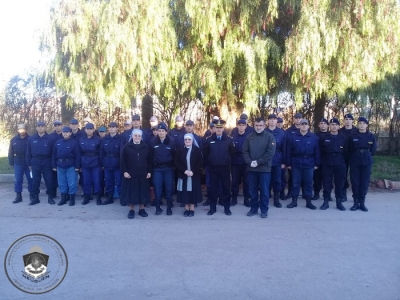 Cadetes de la Policía Provincial visitaron el Hogar "Hermanitas de los Pobres"