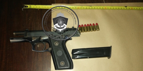Allanamiento permitió el secuestro de una arma de fuego y un hombre demorado