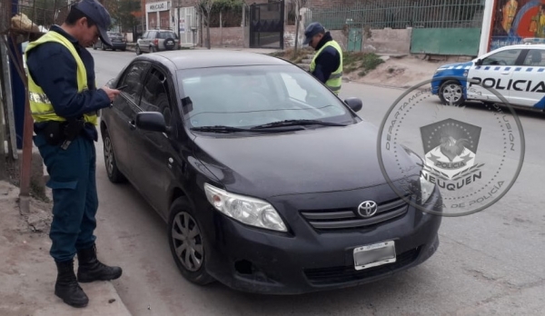 Personal de la Comisaría 3° secuestro un auto y demoro a tres mayores