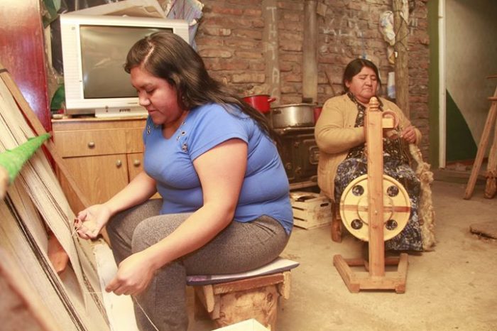 Artesanas de Comunidades Mapuches, integrantes de la Comunidad Linares