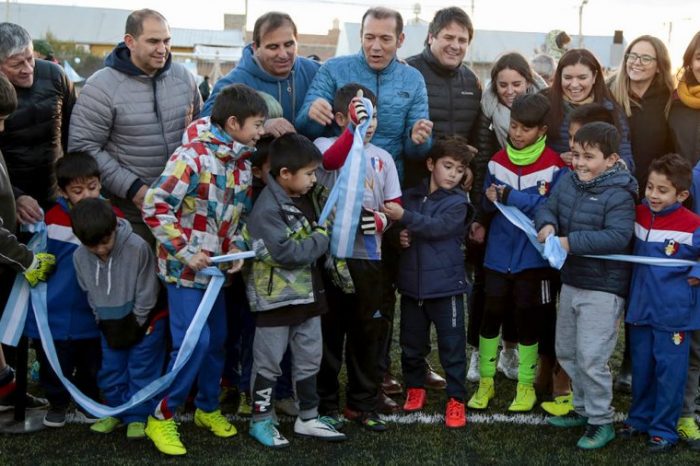 El barrio San Lorenzo Sur tiene una nueva cancha de césped sintético