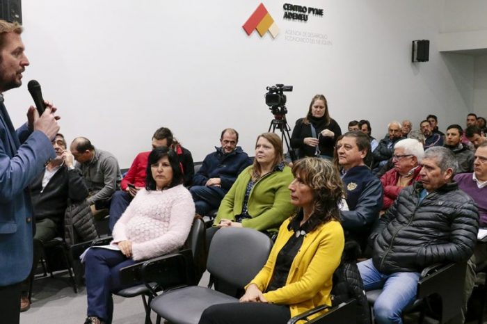 Presentan líneas de financiamiento y posibilidades de inversión para la producción