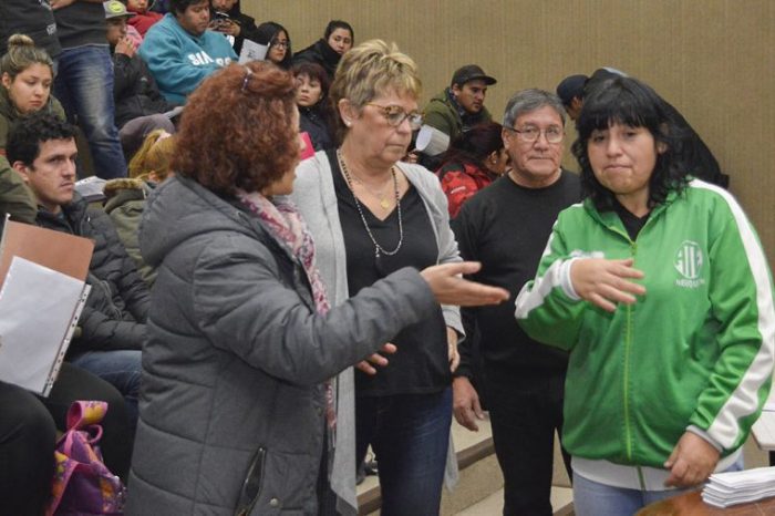 Más de mil interesados en cobertura de reemplazos de auxiliares de servicio
