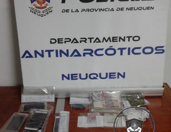 Allanamiento por drogas en Centenario