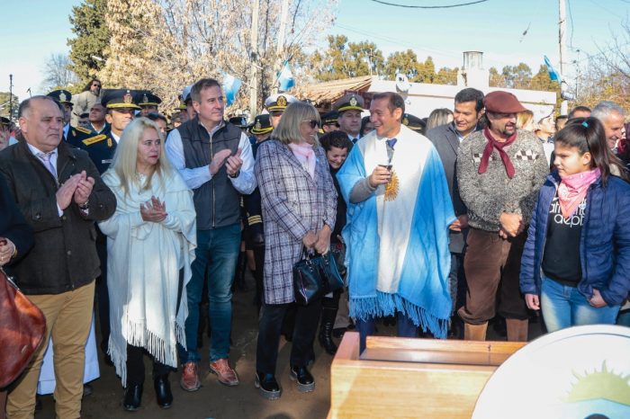 Quedó inaugurada la réplica de la Casa de Tucumán en Senillosa