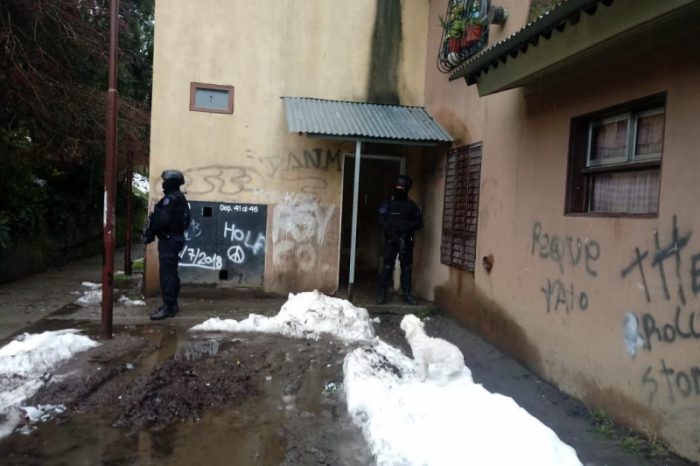 Bariloche: Secuestraron armas, 4 kilos de cocaína, medio millón de pesos y hubo cuatro detenidos