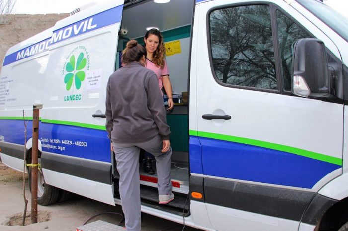 El móvil de Luncec continúa la atención en el hospital de Centenario