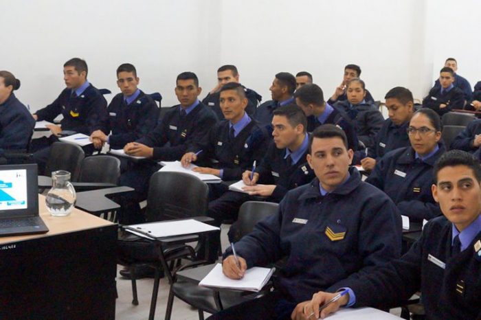 Continúan las capacitaciones destinadas a cadetes de la Policía