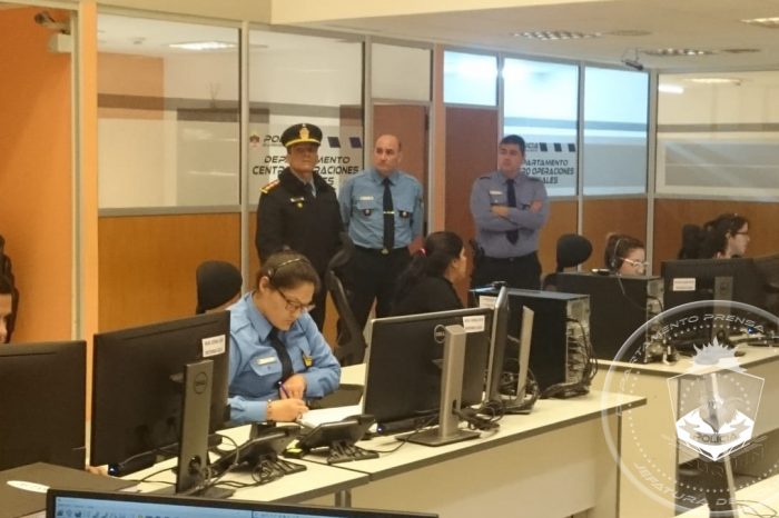 El Jefe de Policía del Neuquén visito varias divisiones policiales de la Capital Neuquina