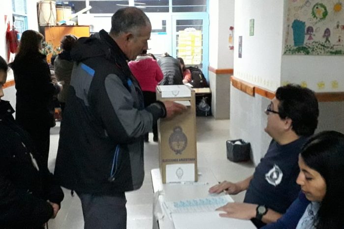 PASO: la elección se realiza con normalidad y el 30% del país ya emitió su voto