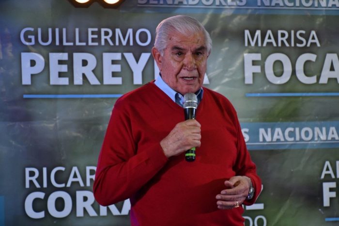 Guillermo Pereyra se reunió con autoridades de CALF y vecinalistas de la ciudad