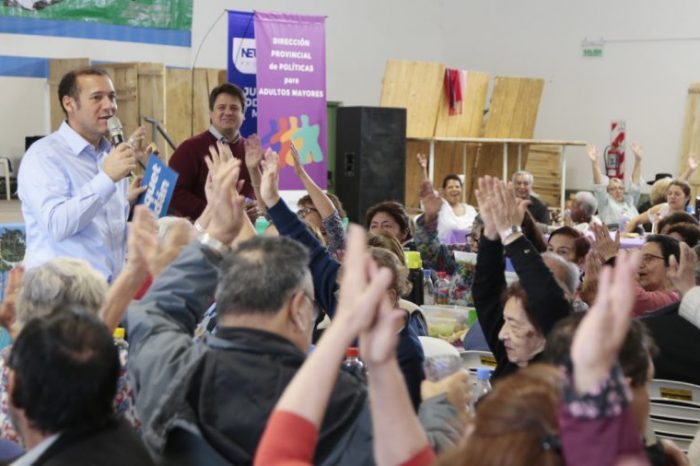Gutiérrez participó de la jornada de cierre de los Juegos Integrados Neuquinos para adultos mayores